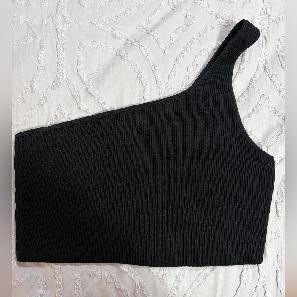 Babaton Ribbed One-Shoulder Crop Top
